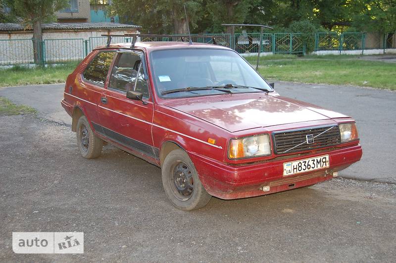 Volvo 340 1986 года выпуска, цвет Красный, двигатель Бензин, объем двигател
